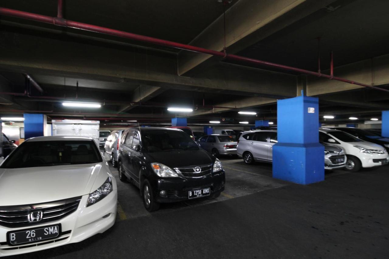 Airy Glodok Pinangsia Raya Jakarta Hotel Exterior foto